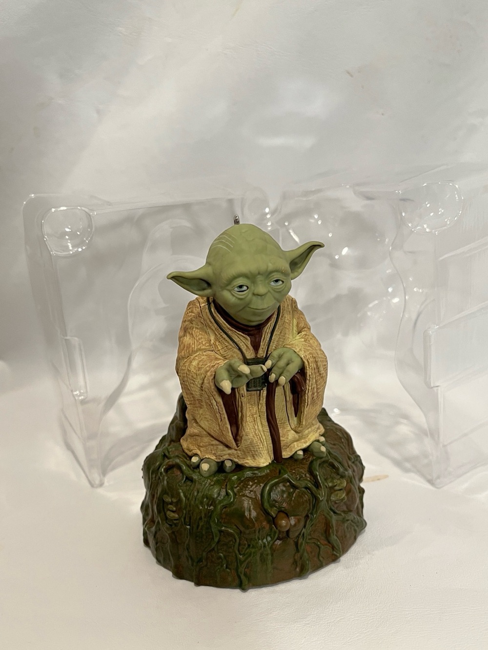 Hallmark Star Wars Ornament Jedi Master Yoda With Sounds From The Empire Stikes - Picture 8 of 14